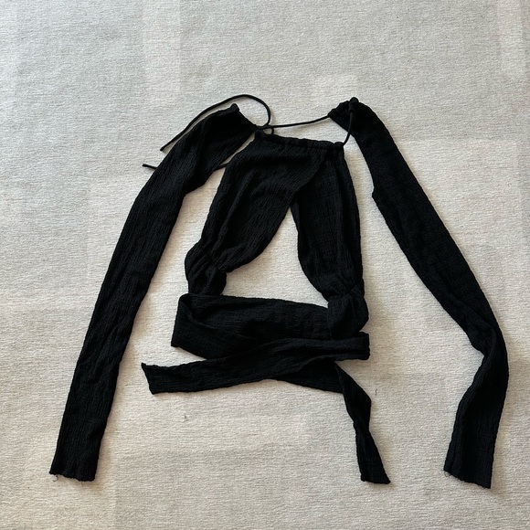 revolve GUIZIO black wrap long sleeve halter top - Picture 3 of 5
